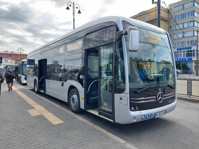 Byliśmy na przejażdżce elektrycznym autobusem po Bydgoszczy. Furorę robi jeden drobiazg 