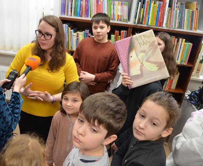 Dzieci chętnie uczestniczą w spotkaniach z książką, organizowanych w MBP w Siedlcach w czasie ferii