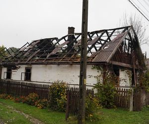 Tragiczny pożar we wsi Nowodziel. Nie żyje znany koszykarz