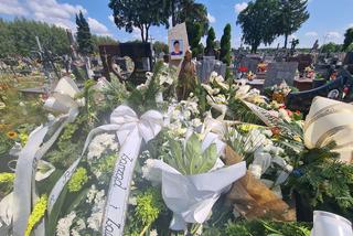 Krystian spoczął w grobie z ukochaną mamą