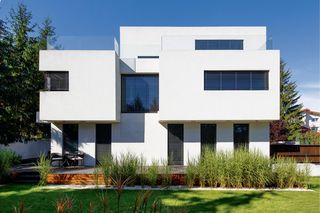 Bryła i wnętrza nietypowego bliźniaka