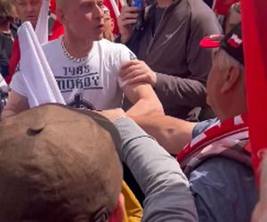 Incydent w Warszawie. Faszyści na marszu! Doszło do szarpaniny