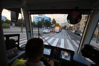 Toruń: Historyczny moment za nami. Pierwszy tramwaj pojechał na JAR. Zdjęcia z przejazdu technicznego