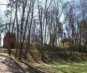 Malutką wieś nazywają Warmińską Jerozolimą. Przyciąga prawdziwe tłumy