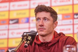 Robert Lewandowski przeniesię się do Madrytu?! Te wieści gruchnęły nagle. Sensacyjny ruch