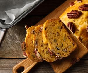 Chleb dyniowy: doskonały na słodko i słono [przepis]