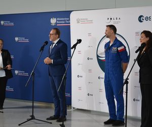 Powitanie Sławosza na warszawskim lotnisku
