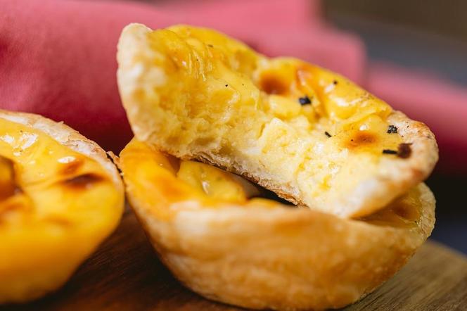 Pastéis de nata, czyli portugalskie babeczki z budyniem. Szybkie i proste w przygotowaniu 