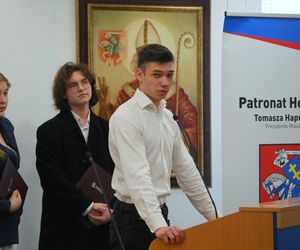 Debaty siedleckiej młodzieży ze szkół podstawowych i średnich odbyły się w ramach kampanii profilaktycznej Widzę Rozmawiam Reaguję 2025