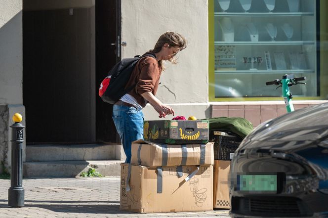 Damięcki i Schejbal wiją wspólne gniazdko? Noszą ciężkie kartony