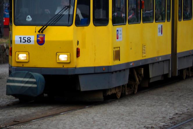 Paraliż komunikacyjny w centrum Szczecina. Nie jeżdżą tramwaje, nie działa sygnalizacja [AKTUALIZACJA]