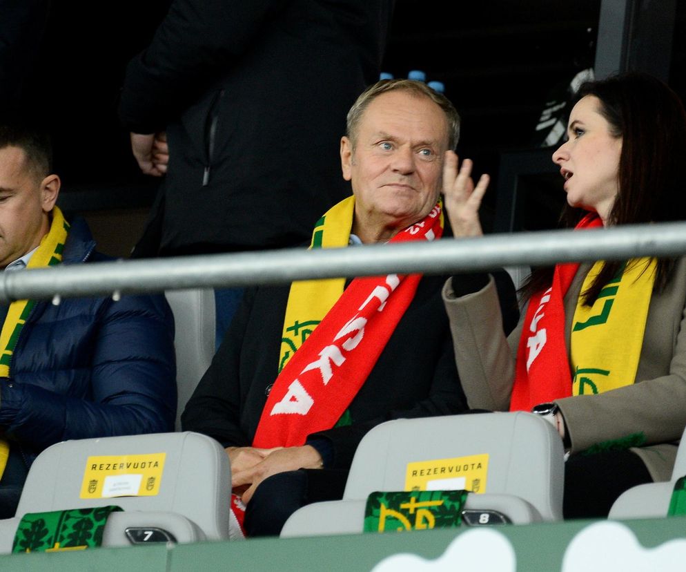 Donald Tusk przyleciał na mecz Litwa - Polska