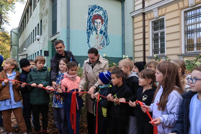 Mural w Łodzi z Joanną Kulmową