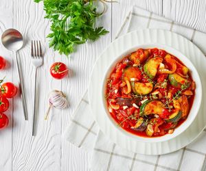 Pyszny i aromatyczny obiad robię w 30 minut. Leczo z tym warzywem zachwyca smakiem