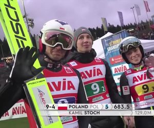 Ostatni taki skok Kamila Stocha. Wspierał go 20 lat młodszy Kacper Tomasiak