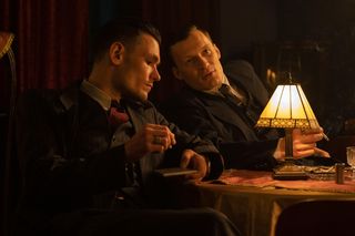 Zatoka szpiegów odc. 8. Franz Neumann (Bartosz Gelner), Engel (Michał Balicki)