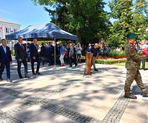 Na Skwerze Niepodległości w Siedlcach można było wysłuchać okolicznościowych przemówień i Apelu Pamięci Oręża Polskiego