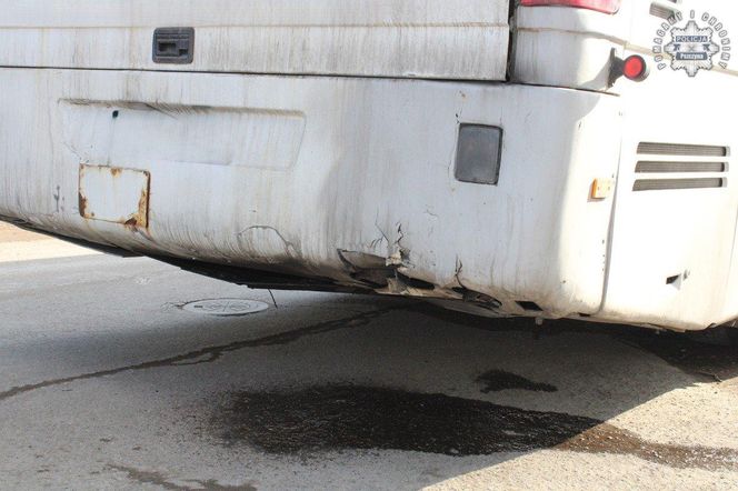 Policjanci skontrolowali autokar przewożący dzieci. Był w fatalnym stanie technicznym