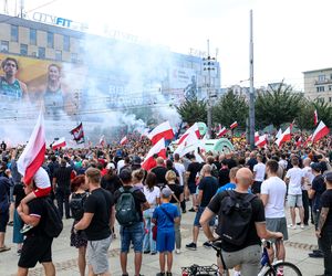 Protest przeciwko imigrantom.Tysiące kibiciów na ulicach Katowic