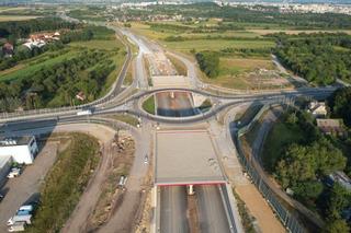 Tunele na S52 w Dziekanowicach i Zielonkach będa miały automatyczny system gaszenia pożarów