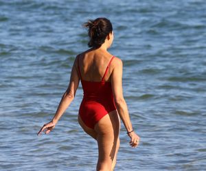 Anna Popek pracuje w zimnym morzu