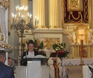 Jubileusz 40-lecia połączony był ze świętem szkoły, ponieważ obchodzi ona również 28. rocznicę nadania imienia.