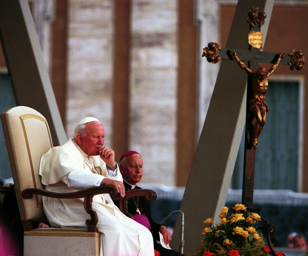 Sondaż: dla większości Polaków papież Jan Paweł II pozostaje autorytetem 