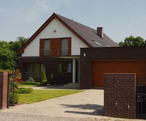 Czy warto wybrać projekt domu z poddaszem użytkowym? Zalety i wady takiego domu
