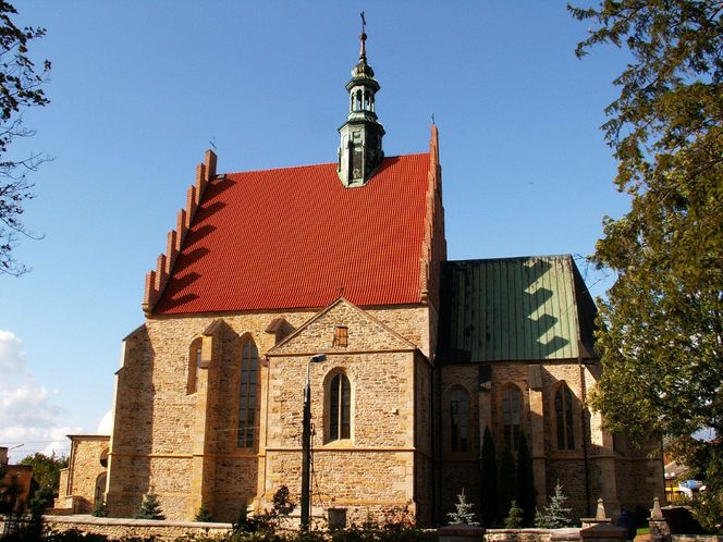 6. Powiat szydłowiecki - mediana wynagrodzeń miesięcznych brutto (marzec 2025): 6265,67 zł