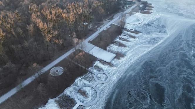 Fenomenalny pomost na Jeziorze Słupeckim