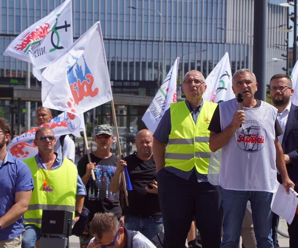 Protest pracowników PKP Cargo we Wrocławiu. Pracę ma stracić prawie 400 osób 