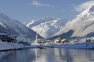 Jesień to idelany moment na zaplanowanie nart. Gdzie jechać w sezonie 2025/2026?