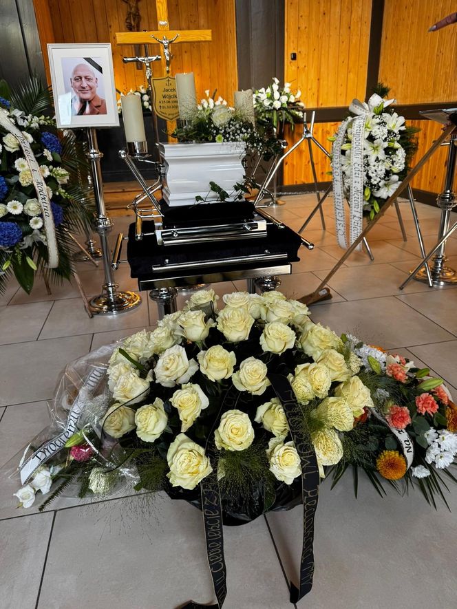Nie żyje Jacek Wójcik. Pogrzeb ulubieńca widzów z ‘Królowych życia