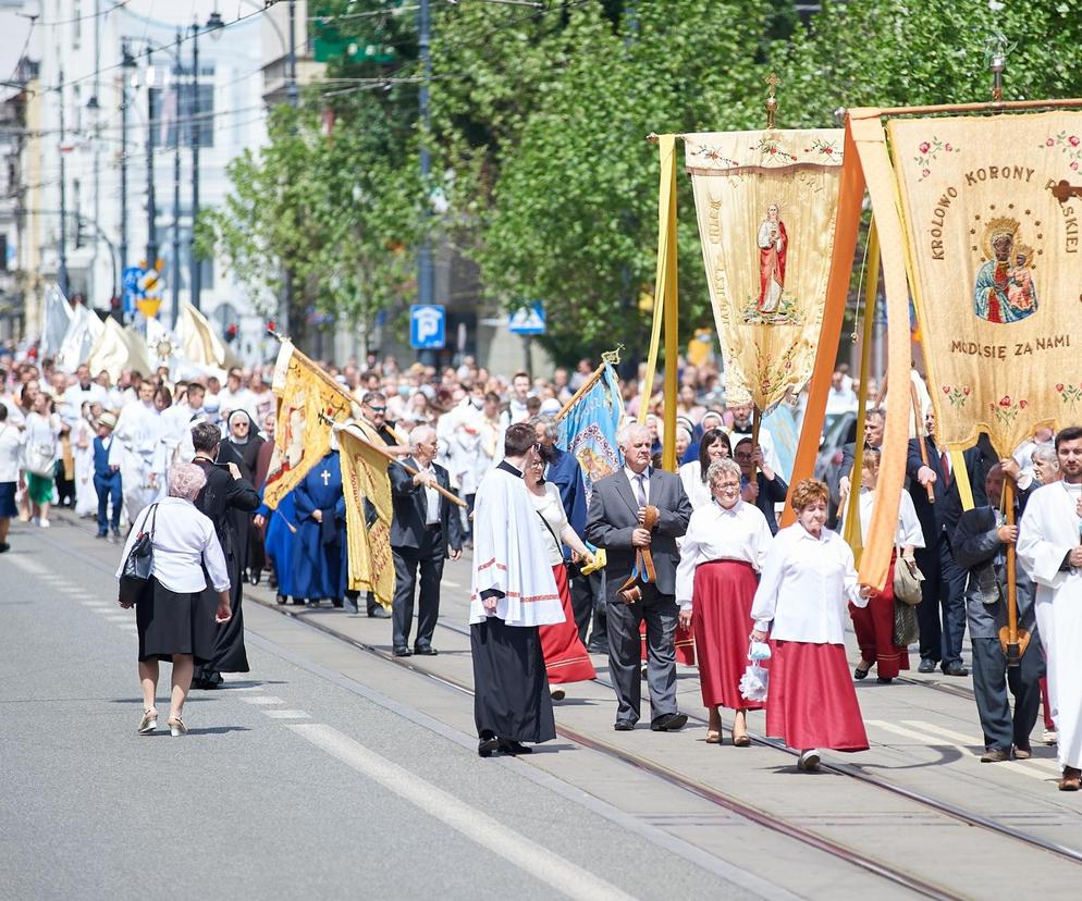 Boże Ciało 2024 w Łodzi: Procesje w centrum i innych dzielnicach miasta. Trasa, ołtarze, utrudnienia