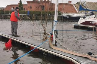 W Kołobrzegu zatonął jacht