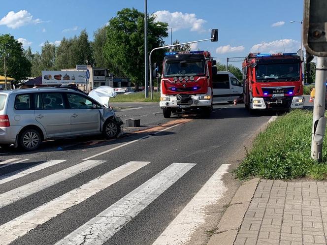 Szokujący wypadek w Jankach. W aucie była mała dziewczynka, jej matka zniknęła