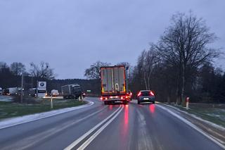 Trudne warunki na drogach w Podlaskiem. Możliwe opady marznące