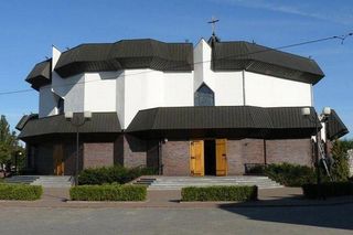 Co architekt miał na myśli? Tak wyglądają najdziwniejsze kościoły w Polsce. Na liście sanktuarium ojca Rydzyka