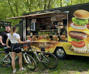 Festiwal Samków Food Trucków w Olsztynie 2024. Nad Ukielem można zjeść dania z całego świata [ZDJĘCIA]