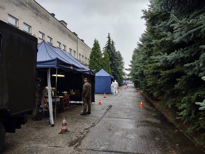 Koronawirus. W Nowym Sączu działa punkt poboru wymazów. Ruszyły badania przesiewowe