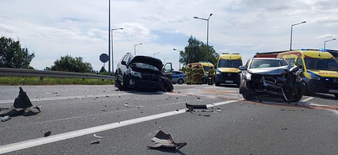 Poważny wypadek na DK 8 w Ząbkowicach Śląskich. 6 osób poszkodowanych 