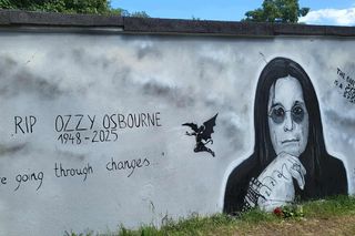Mural Ozzy'ego Osbourne'a w Warszawie