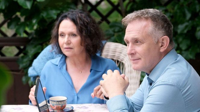 M jak miłość odc. 1825. Marysia (Małgorzata Pieńkowska), Artur Rogowski (Robert Moskwa)