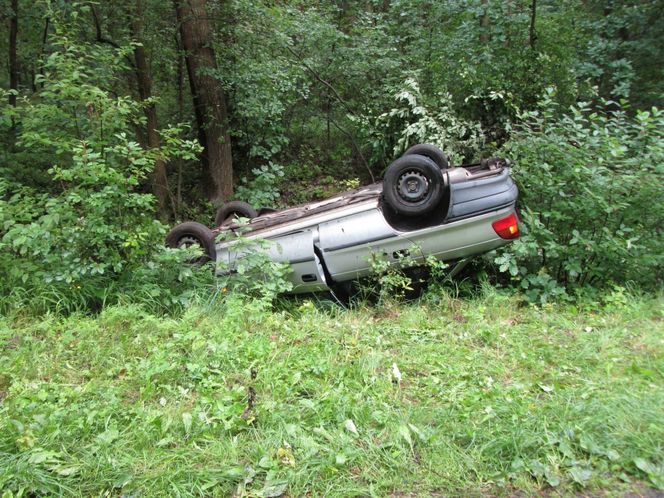 O krok od tragedii na Mazowszu. Roman wypadł z drogi, bo fotografował chmurę w kształcie UFO