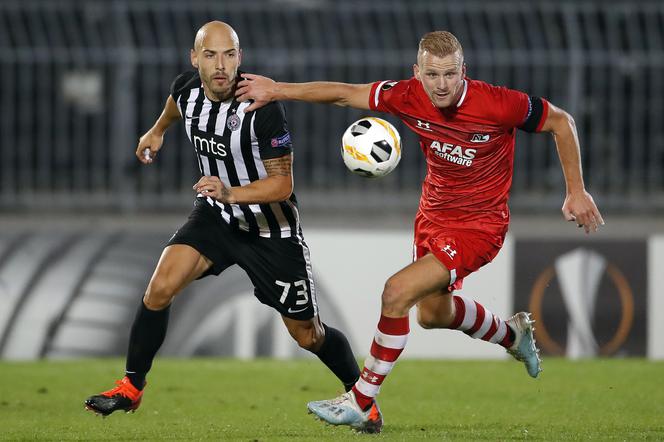 W 1. kolejce Alkmaar zremisował z Partizanem w Belgradzie (2:2).