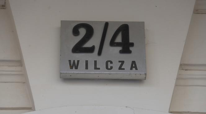 Na Wilczej nadal straszy? „Moja ciocia widywała Czarną Damę”. Historia kamienicy Uminstowskich