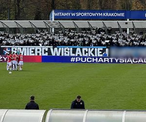 Derby w cieniu skandalu. Hutnik Kraków przeprasza za kibiców