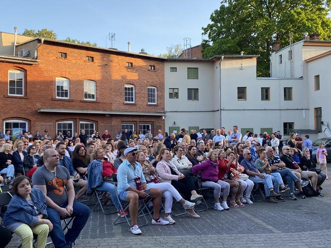  IV Lubuski Festiwal Piwnic i Winnic w Zielonej Górze. Koncert zagrał Czesław Śpiewa