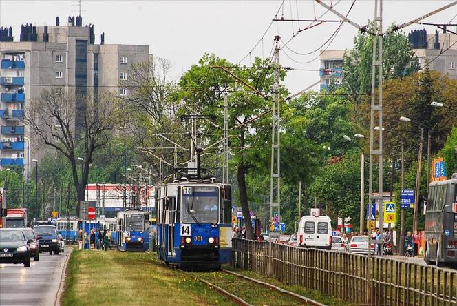 Pamiętają czasy Gierka i wożą krakowskich pasażerów od 48 lat. Tramwaje 105N przeżyły sześciu prezydentów! 