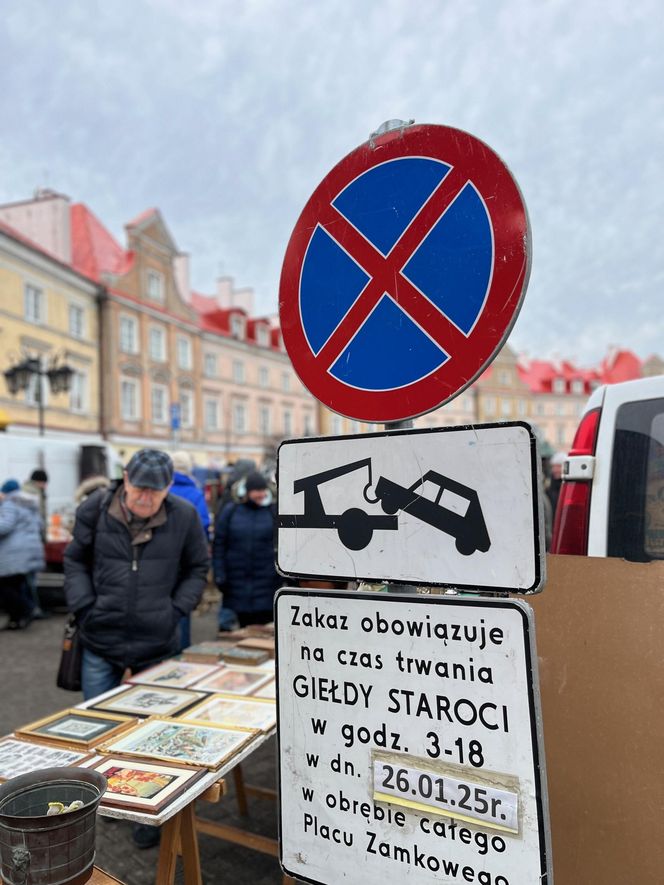 Lubelska Giełda Staroci. Tłumy na styczniowej giełdzie. "Trzeba tu być!"